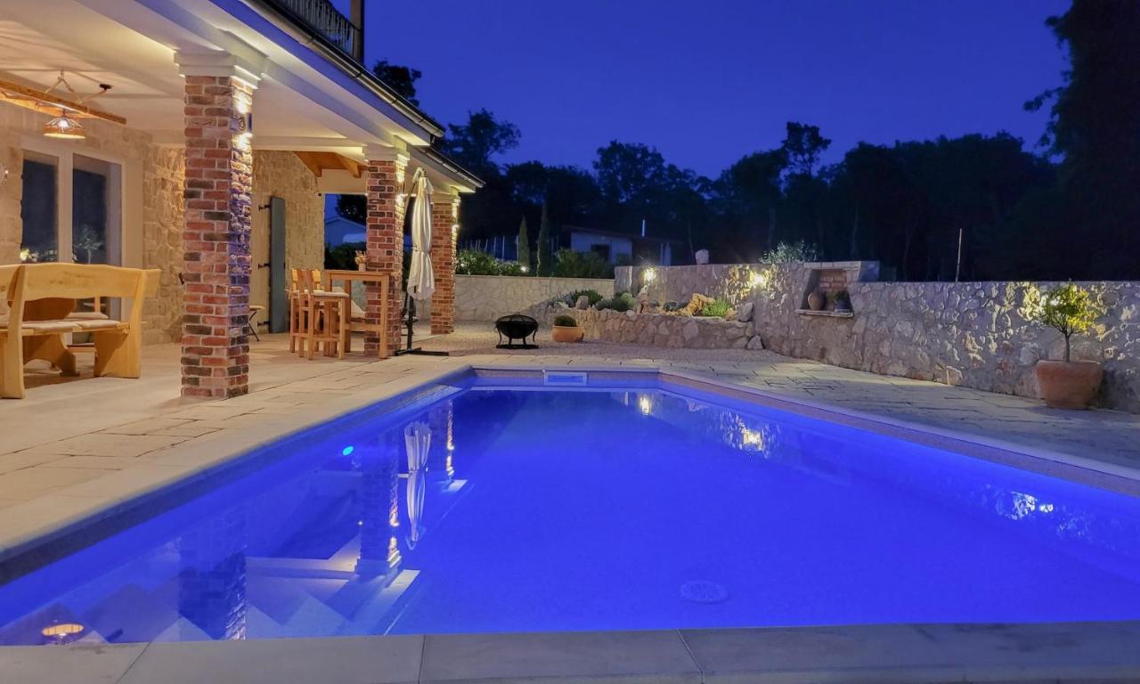 Villa Alara - Charming Villa With Heated Swimming Pool Milohnici Exterior foto